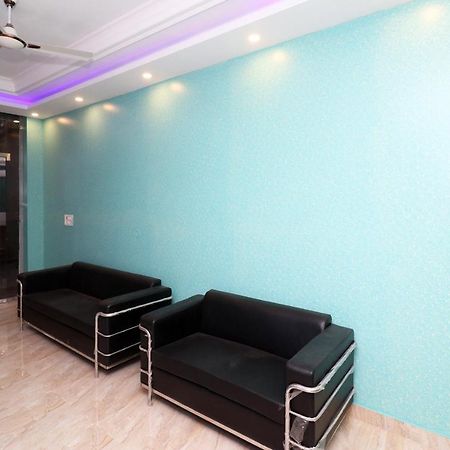 ניו דלהי Oyo 25130 Hotel Royal Inn מראה חיצוני תמונה