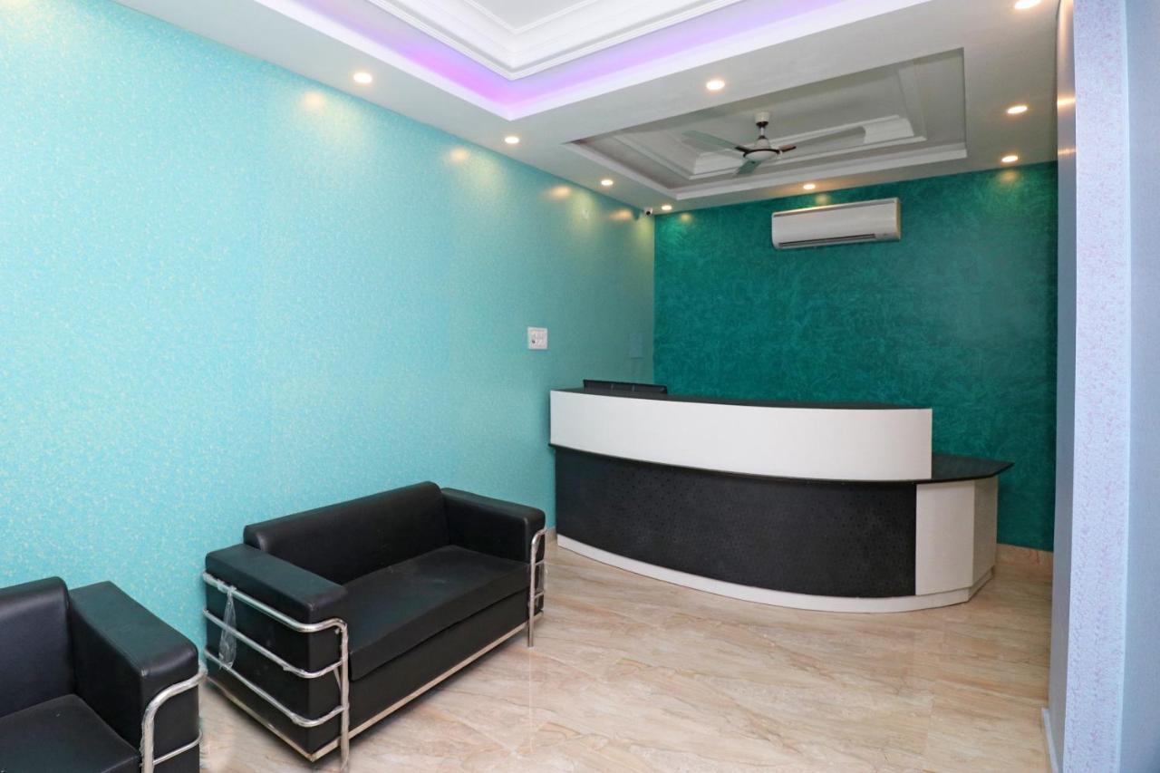 ניו דלהי Oyo 25130 Hotel Royal Inn מראה חיצוני תמונה
