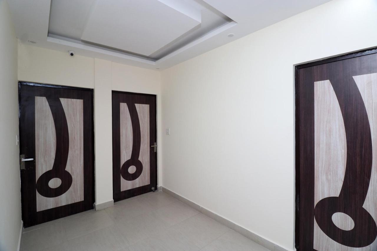 ניו דלהי Oyo 25130 Hotel Royal Inn מראה חיצוני תמונה